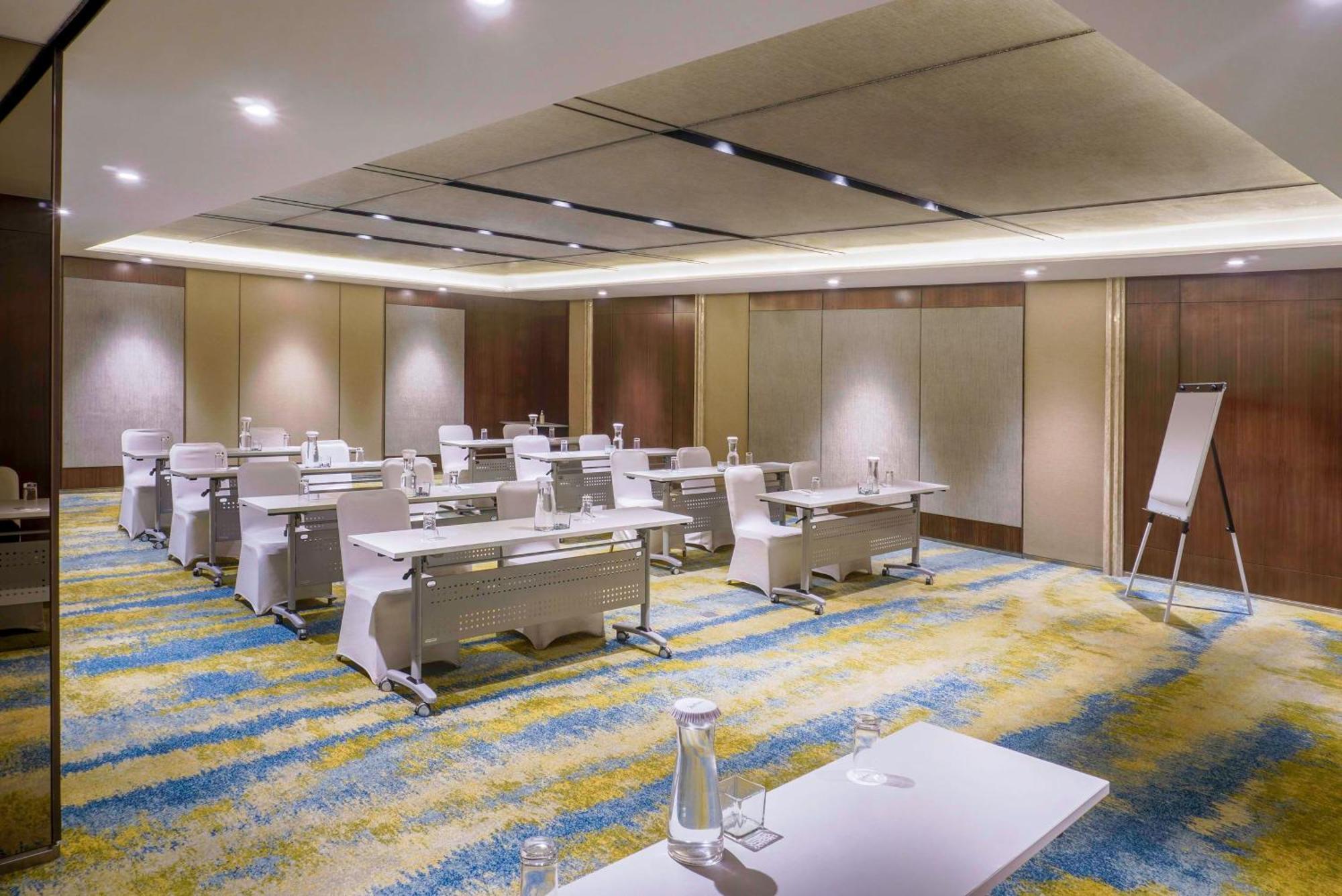 Radisson Lampung Kedaton Bandar Lampung Exterior foto